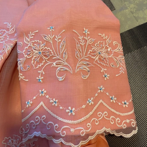 Modern Filipiniana - Picture 1 of 5